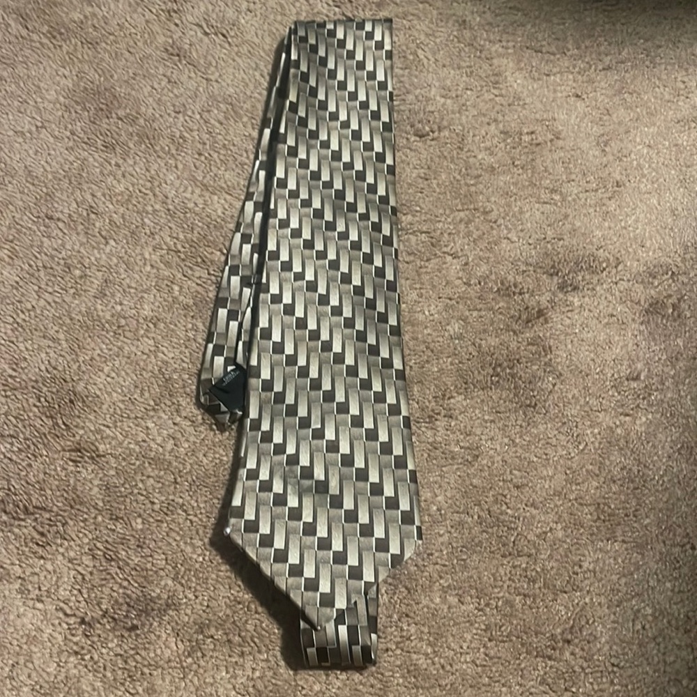 Brown Arrow tie